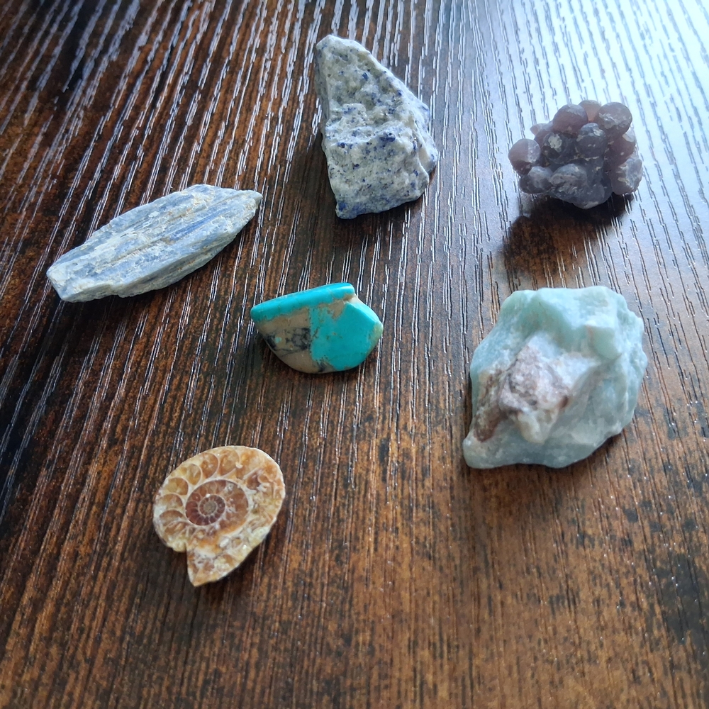 Assorted Gemstone Collection - Picture 2 of 4